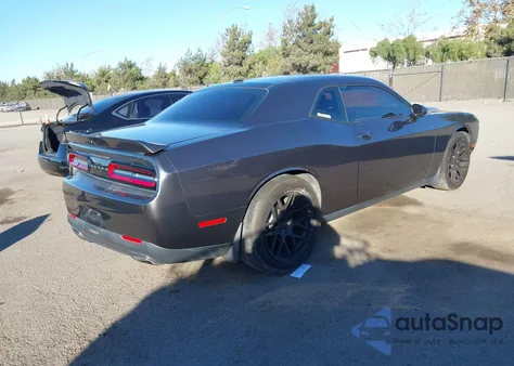 2019 Dodge Challenger Sxt z USA, uszkodzony, nr VIN 2C3CDZAG1KH731556